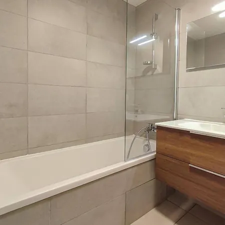 Superbe Duplex 3* Avec Prestations Hotelieres, Pied De Pistes, Parking, Wifi - Fr-1-356-378 * Les Avanchers