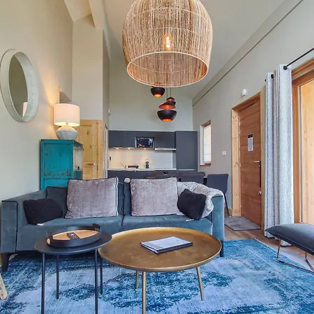 Chalet Superbe Duplex 3* Avec Prestations Hotelieres, Pied De Pistes, Parking, Wifi - Fr-1-356-378 *