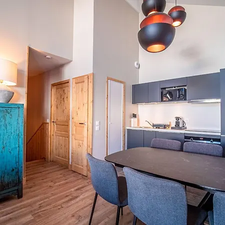 Chalet Superbe Duplex 3* Avec Prestations Hotelieres, Pied De Pistes, Parking, Wifi - Fr-1-356-378 *