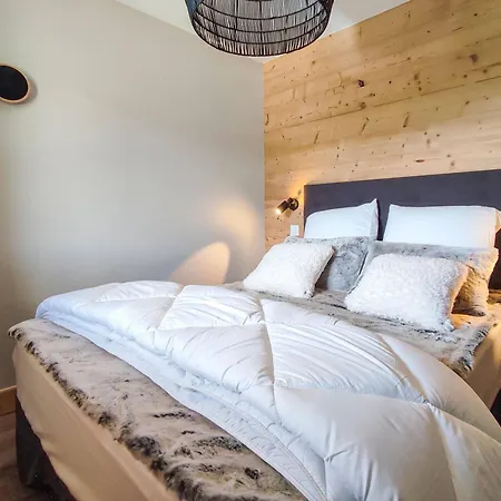 Chalet Superbe Duplex 3* Avec Prestations Hotelieres, Pied De Pistes, Parking, Wifi - Fr-1-356-378 *